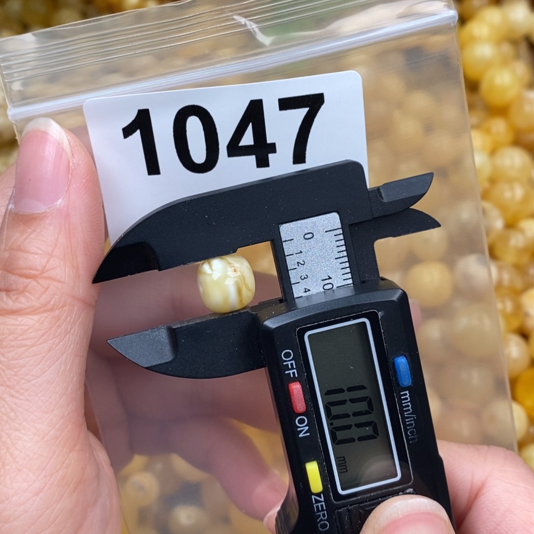 蜜蜡珠宝奇石未镶嵌