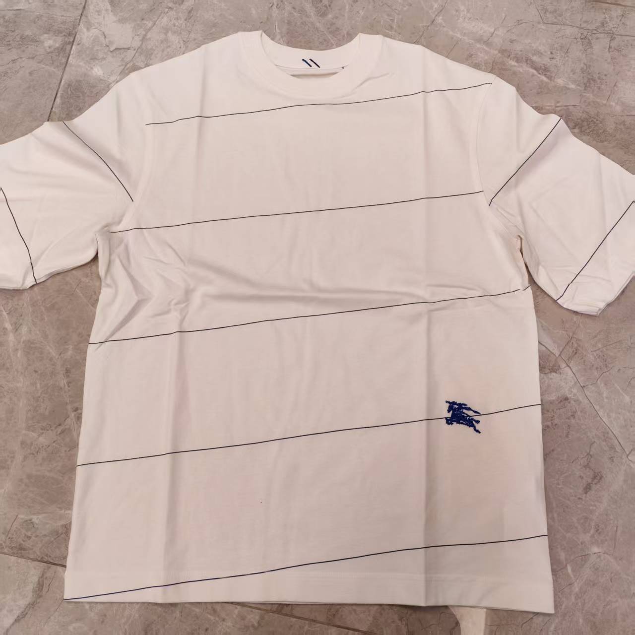 99新 BURBERRY/博柏利 黑线战马T恤 422