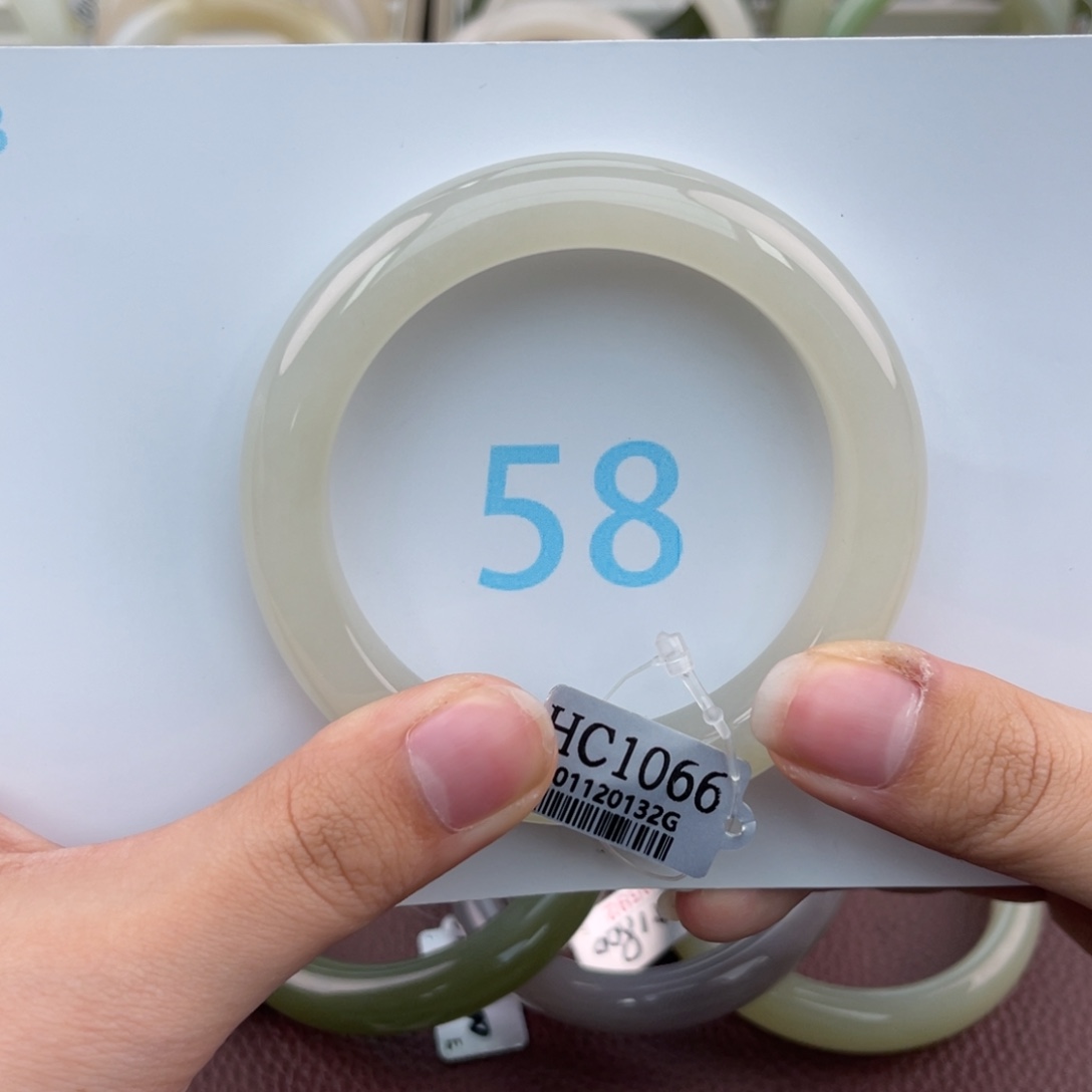 和田玉手镯未镶嵌l***、