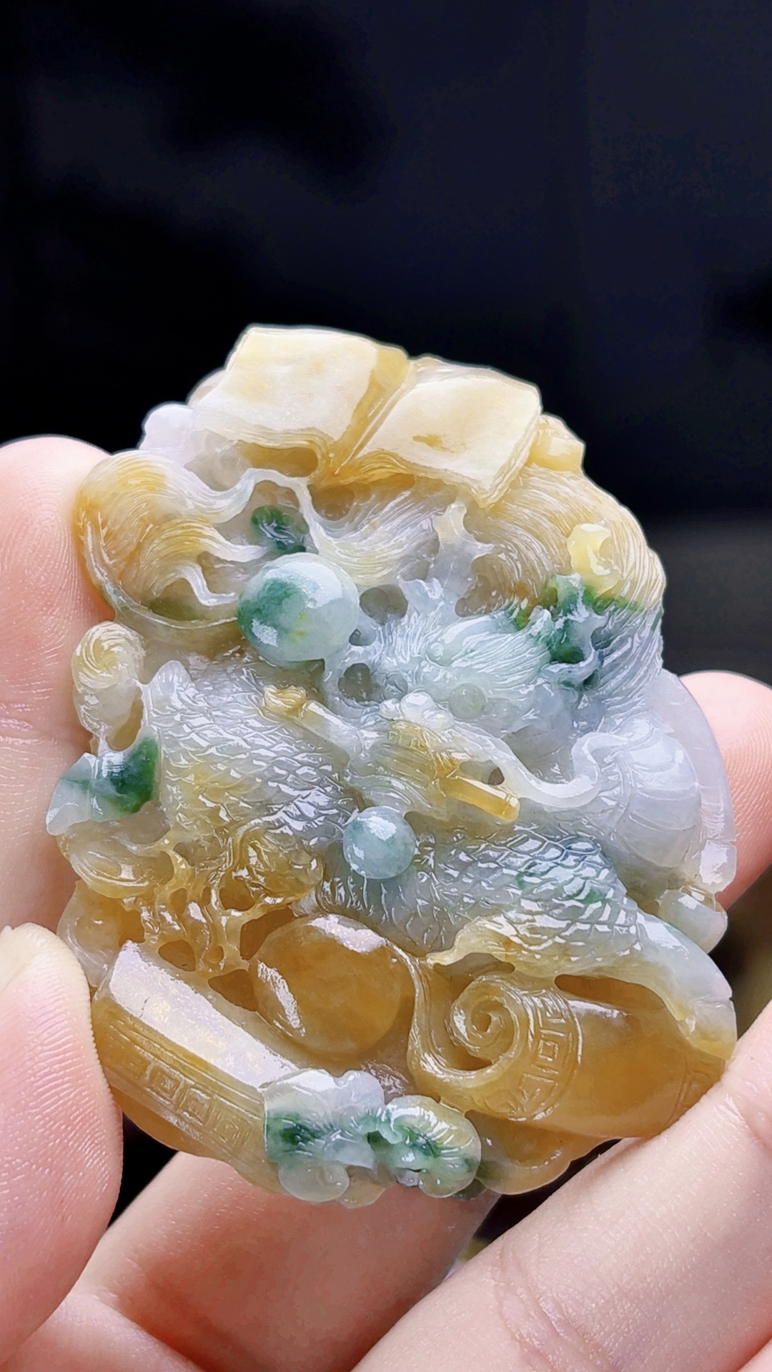 天然缅甸翡翠三彩黄加绿麒麟毛货买断需抛光尺寸62-44-11.5