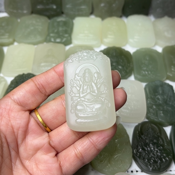 和田玉颈饰未镶嵌