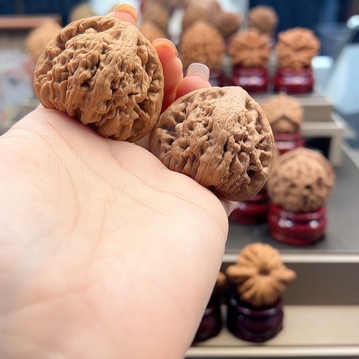 文玩核桃把件44 虎头王 n-037