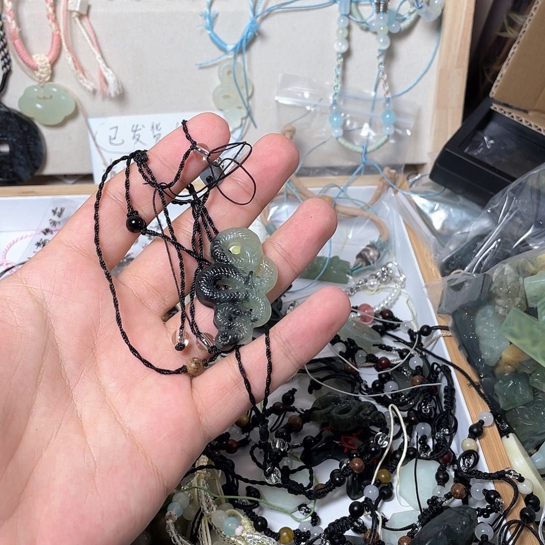 蛇纹石玉手链合金C****?