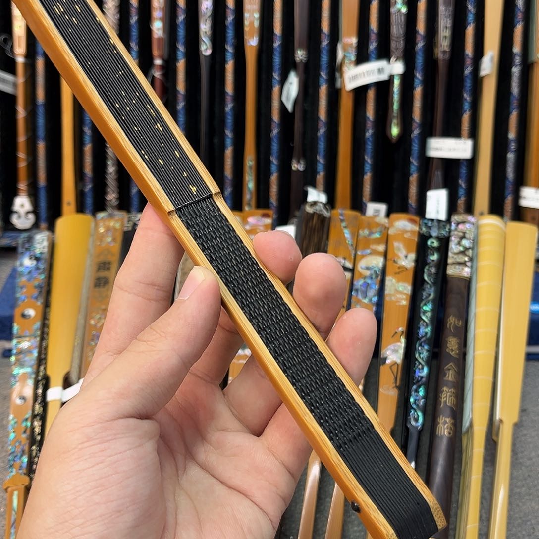 扇子纯手工制作的