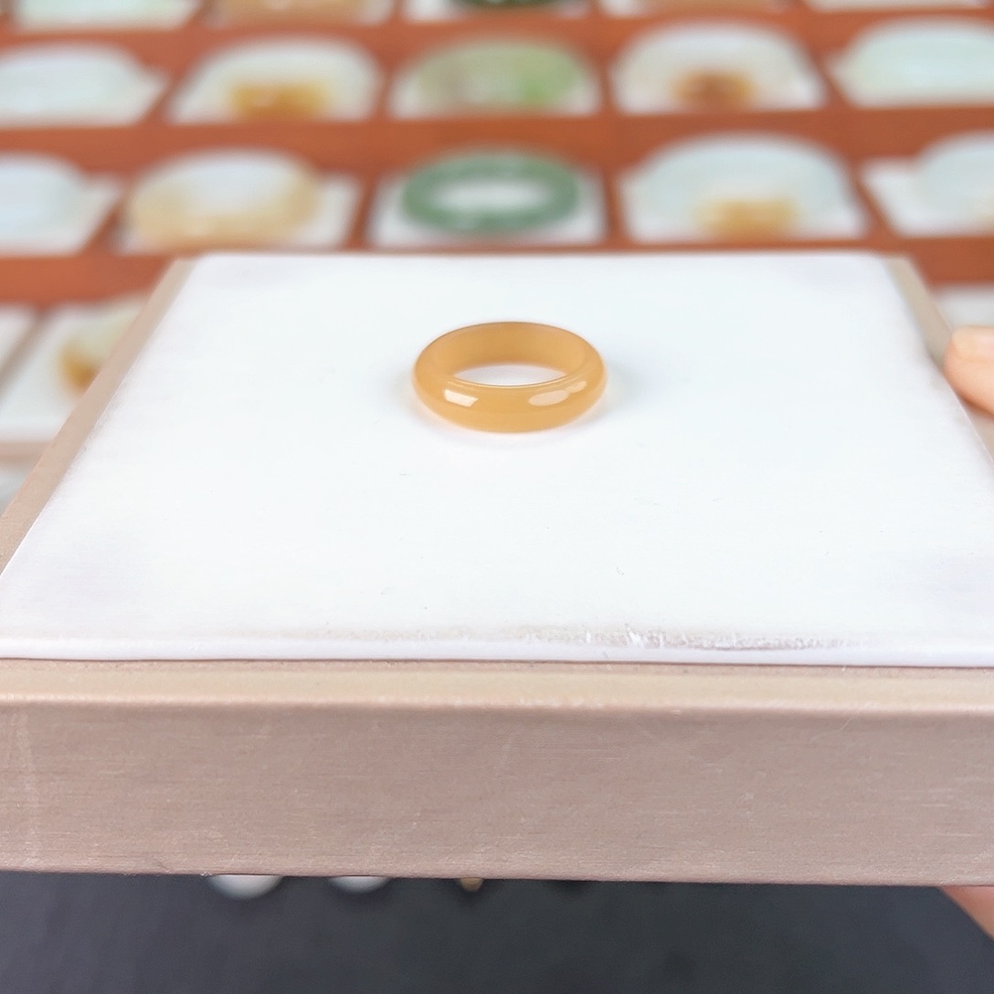 和田玉戒圈未镶嵌和田玉戒圈