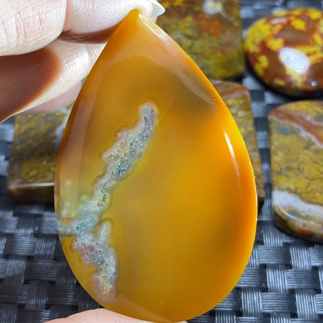 玛瑙/玉髓挂件未镶嵌