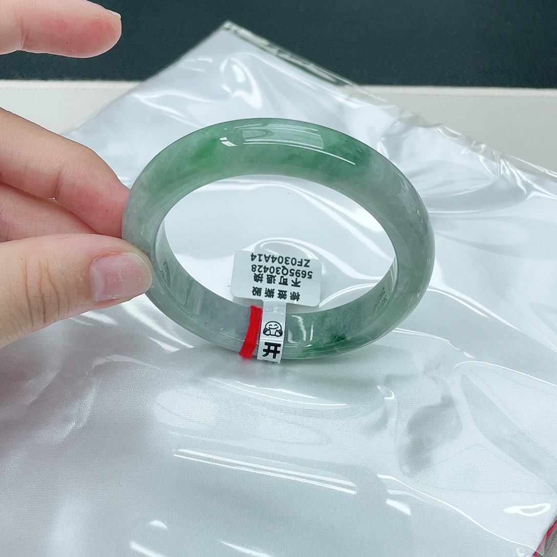 翡翠未镶嵌手镯正55.6