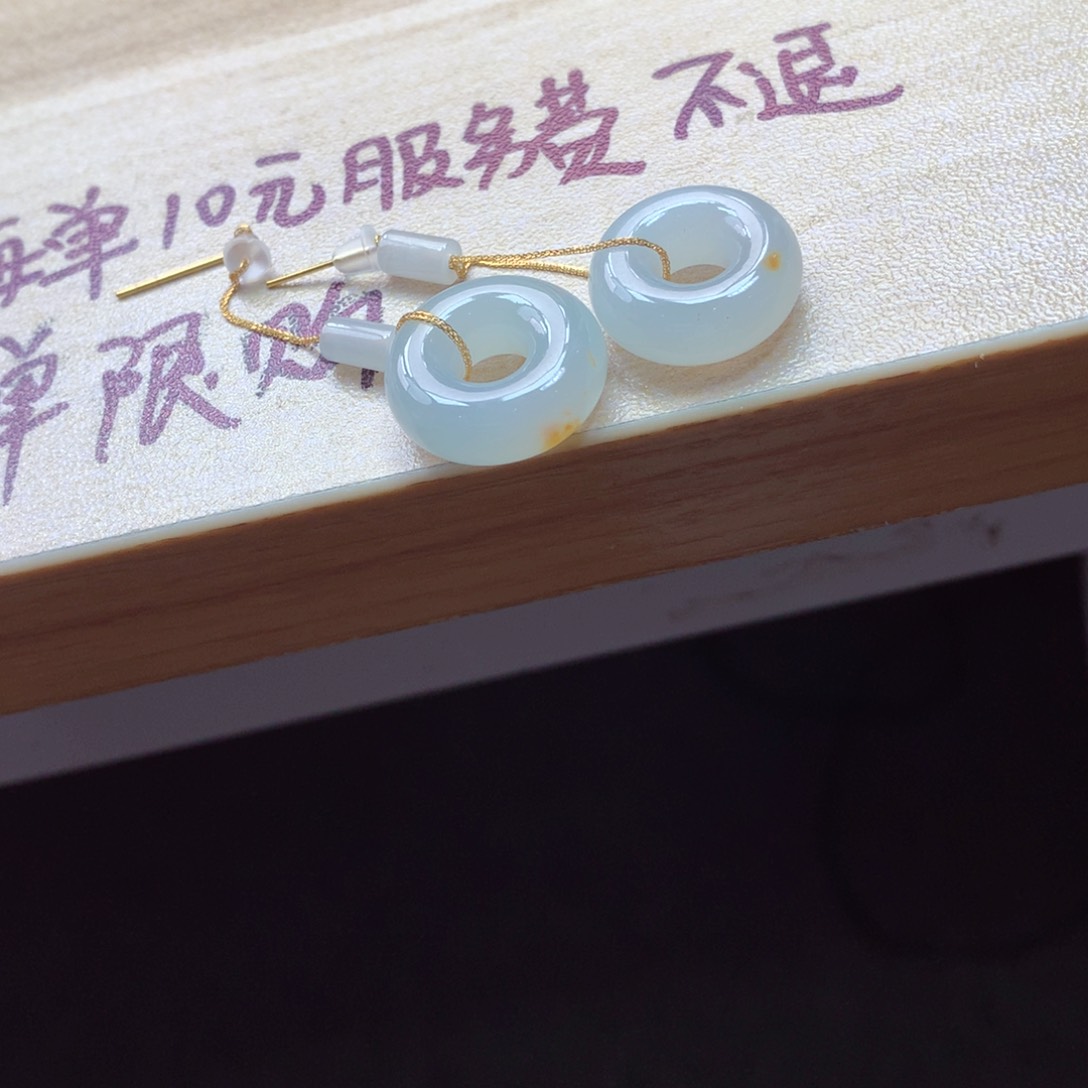 翡翠颈饰18K金镶嵌吊坠