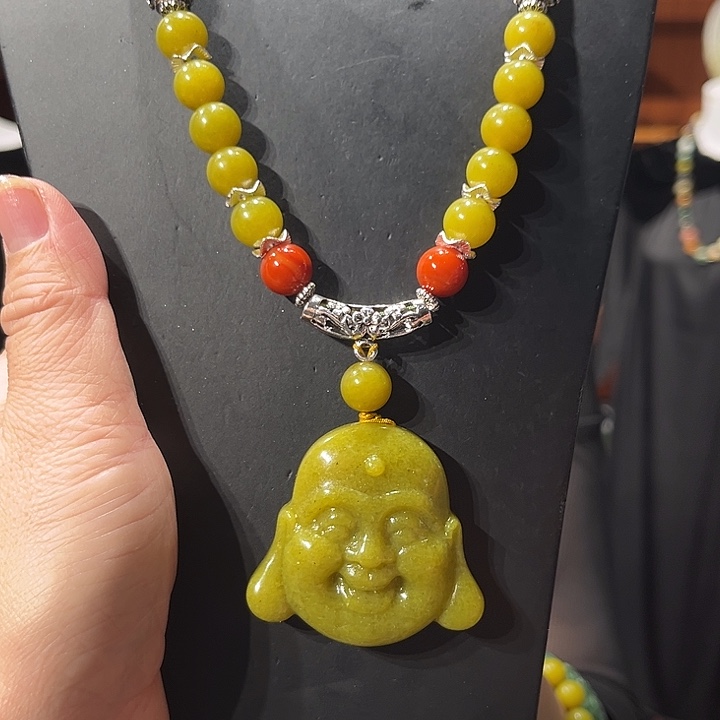 颈饰未镶嵌和田玉