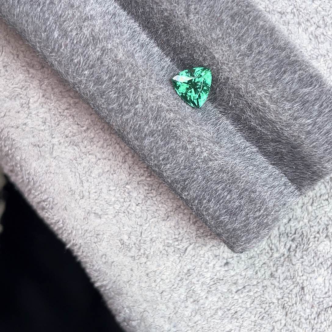 裸石未镶嵌碧玺1.28Ct。  
