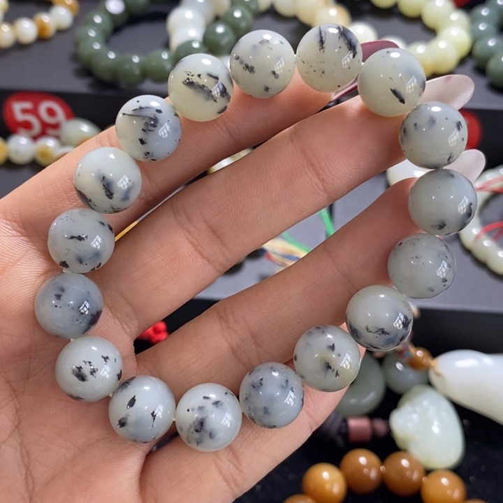 和田玉未镶嵌手串