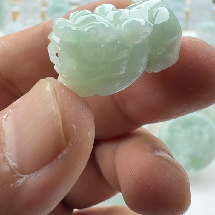 翡翠未镶嵌颈饰天然缅甸A货翡翠