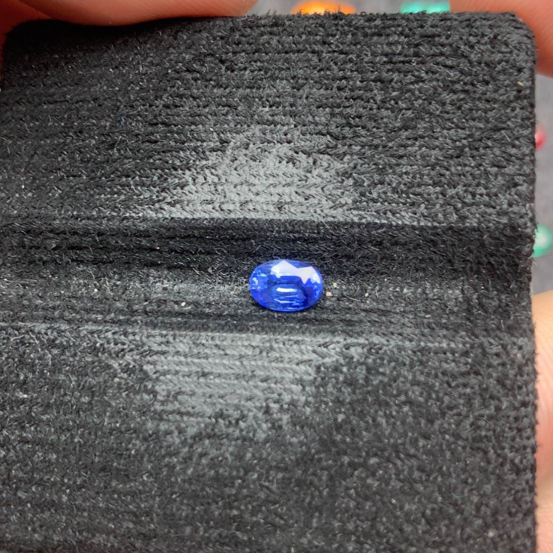 蓝宝石裸石未镶嵌紫*干净玻璃体矢车菊1.08ct