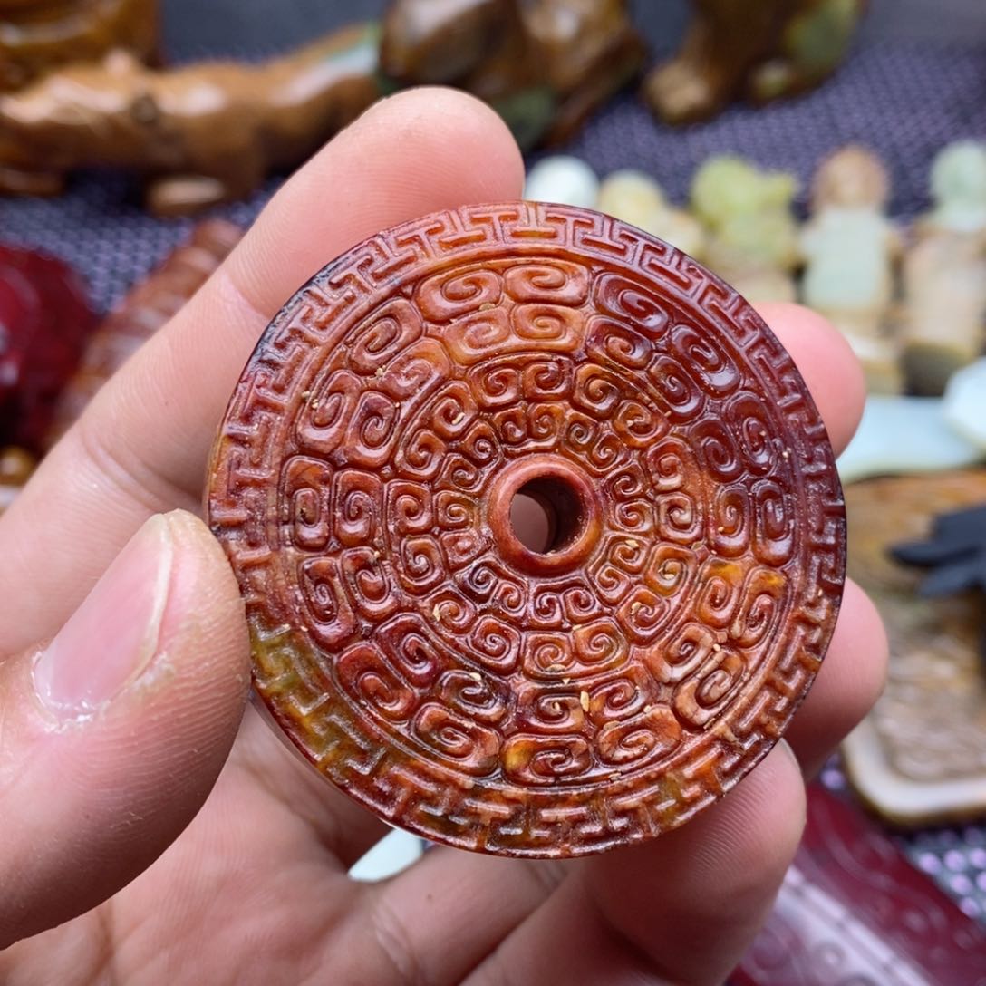 蛇纹石玉颈饰未镶嵌