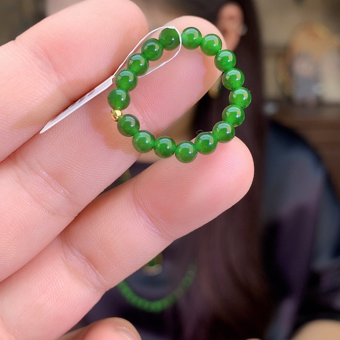 吊坠(不含链)18K金镶嵌和田玉（碧玉）戒指