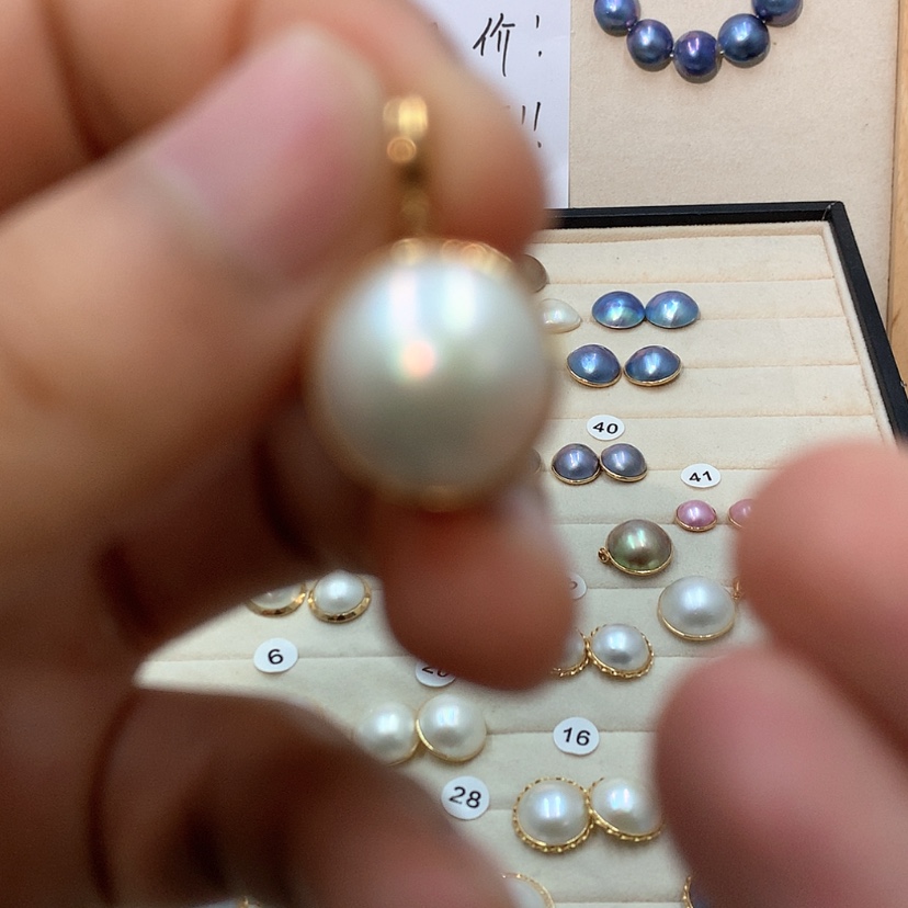 【闪购商品】18K金镶嵌颈饰拼合珍珠（马贝珠）