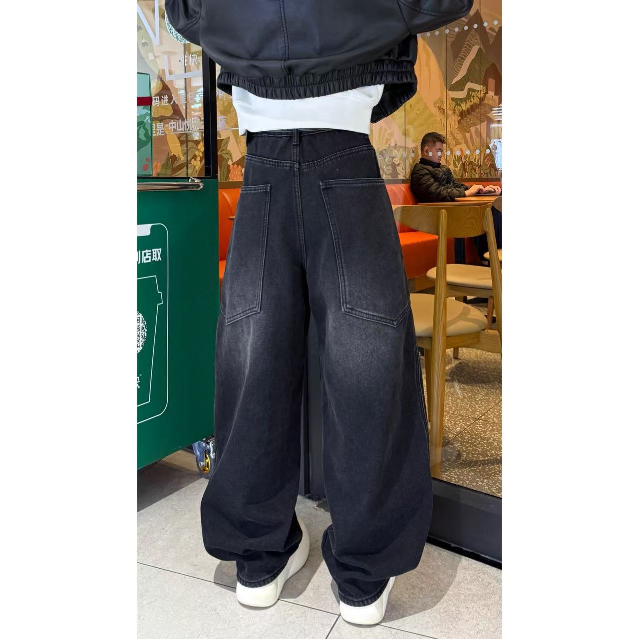 EZ8330-【卡妮专属】加厚加绒黑色显瘦显腿长炸街美式牛仔弯刀裤