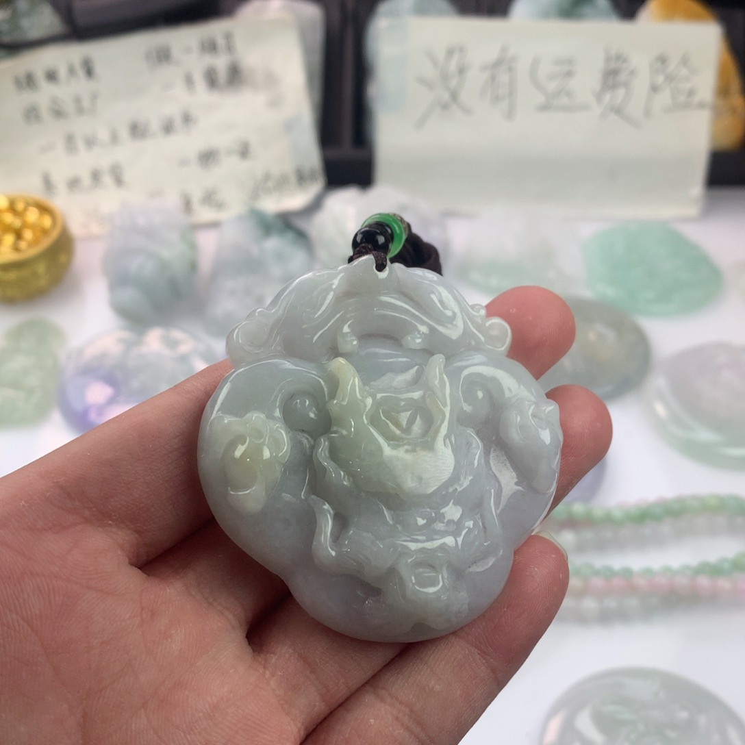 翡翠颈饰未镶嵌－