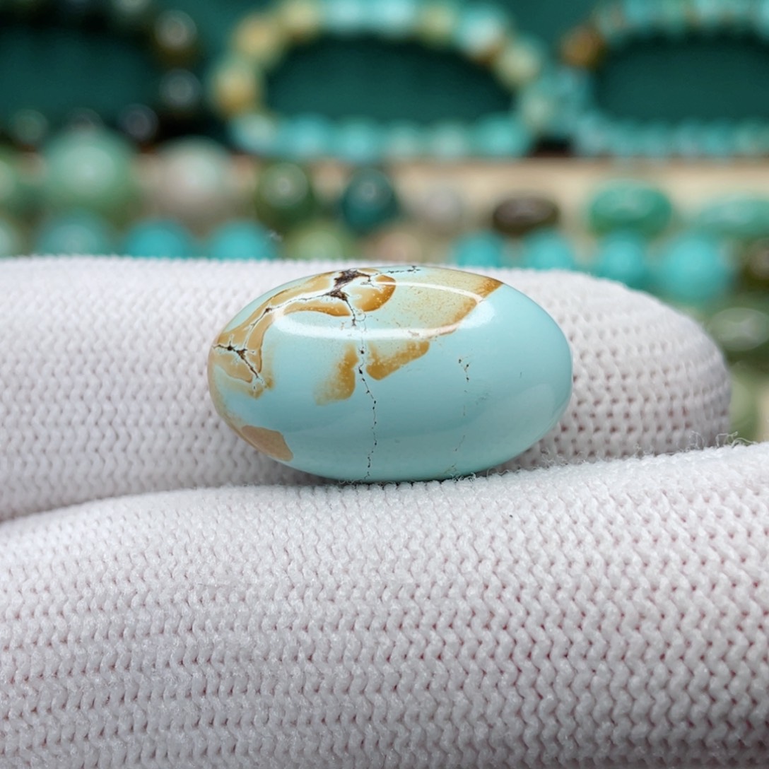 绿松石未镶嵌颈饰