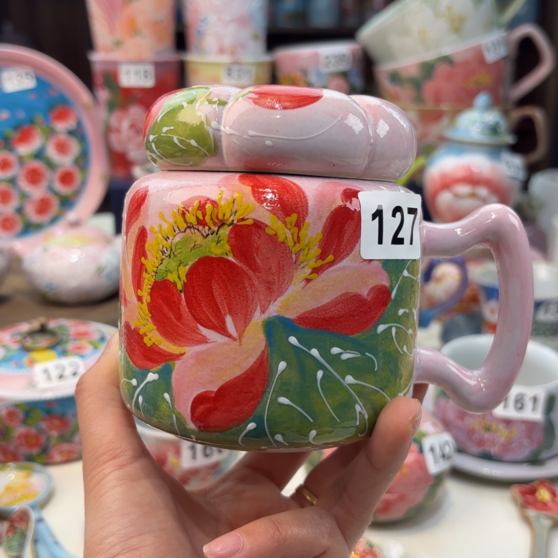 瓷片且**吟兔兔好漂亮e de ok k l k l