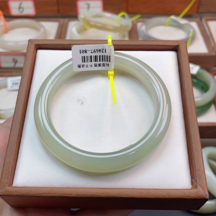 【闪购商品】和田玉手镯未镶嵌渐变13 5758