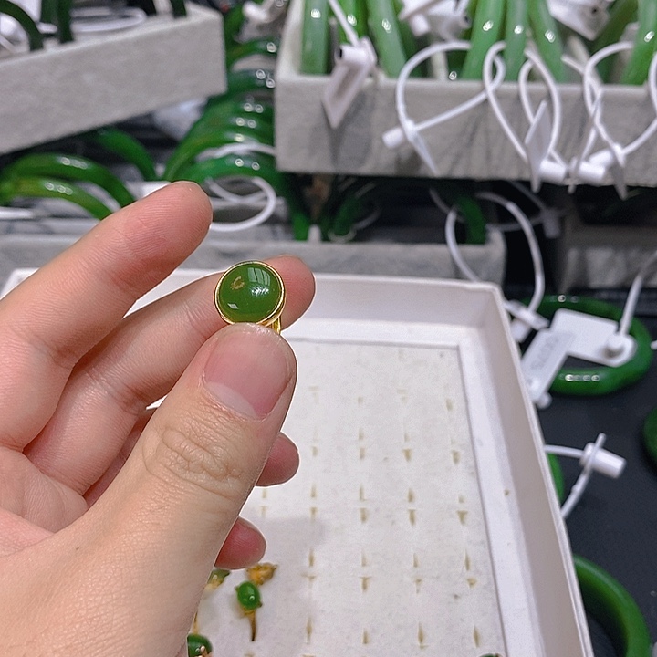 和田玉（碧玉）未镶嵌戒指