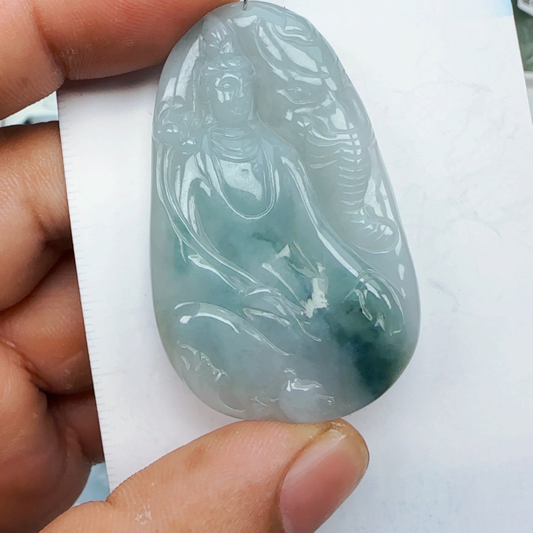 翡翠未镶嵌颈饰，