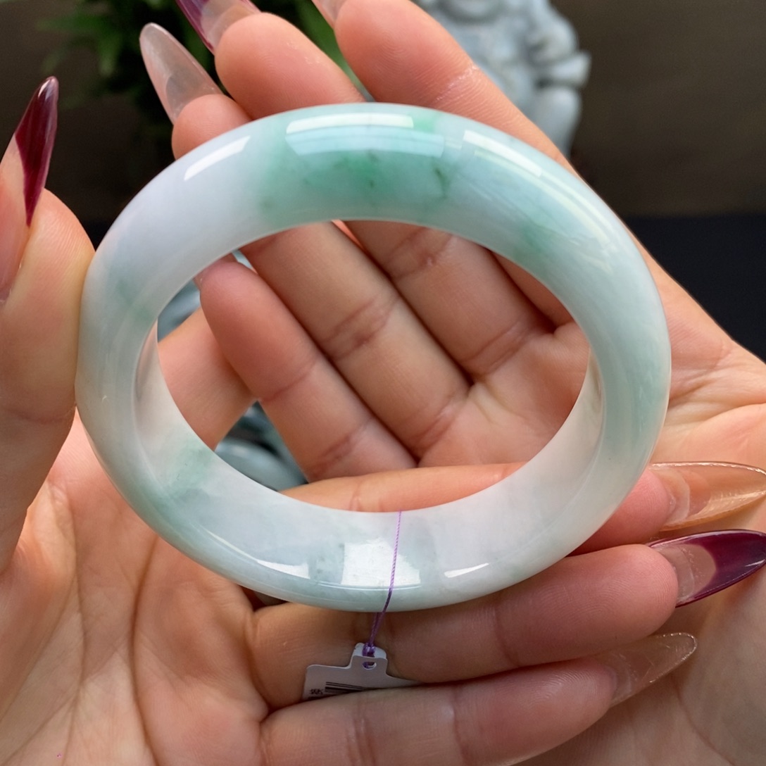 翡翠手镯未镶嵌天然