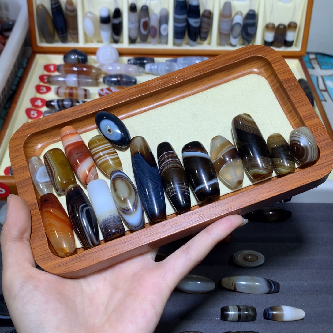 皮****玛瑙/玉髓未镶嵌颈饰