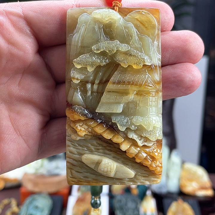 蛇纹石玉颈饰未镶嵌