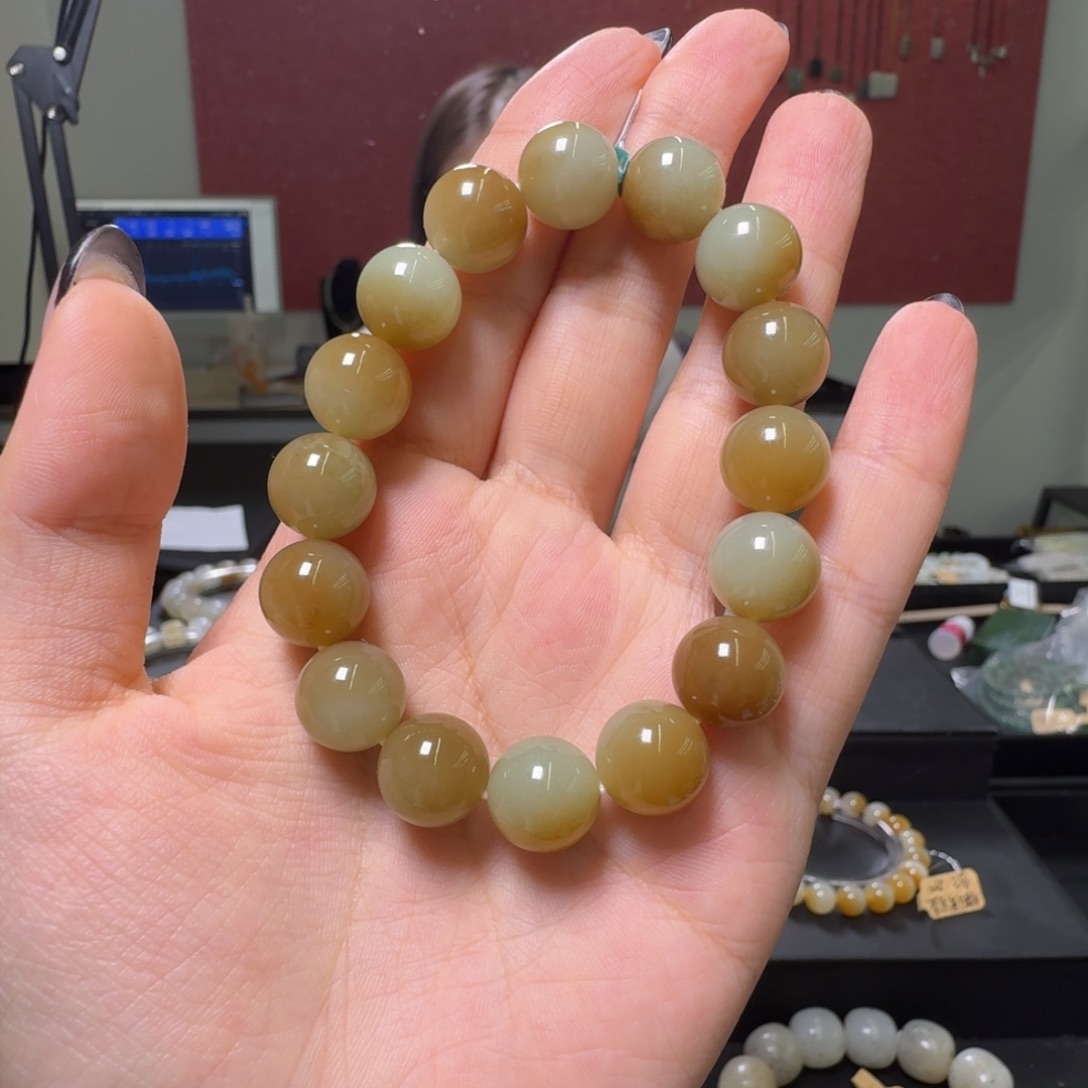 未镶嵌和田玉（糖玉）手链