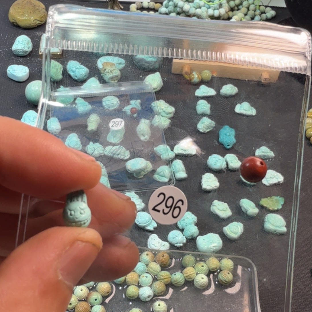 南红玛瑙未镶嵌珠宝奇石