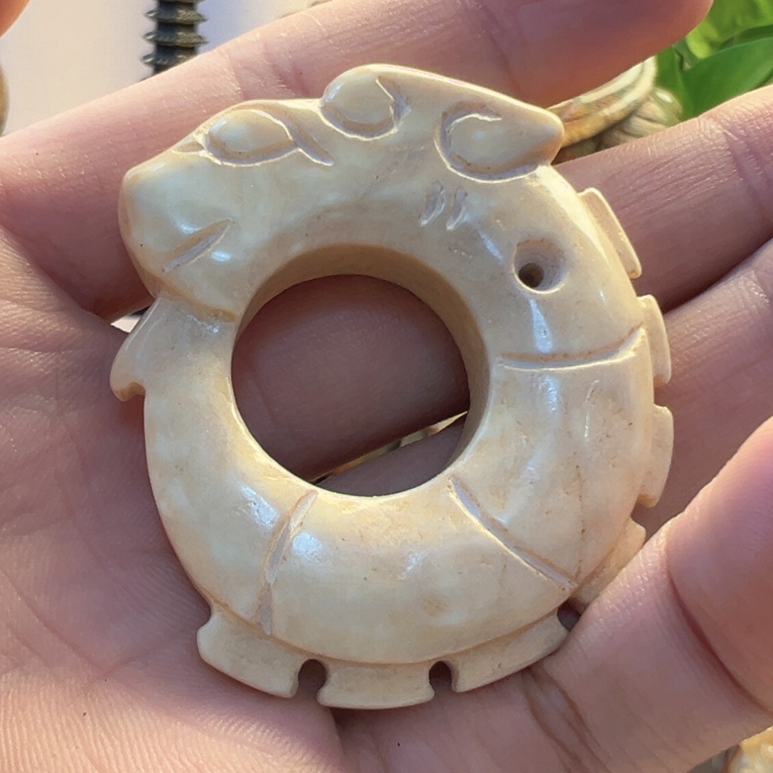 和田玉（糖玉）未镶嵌挂件