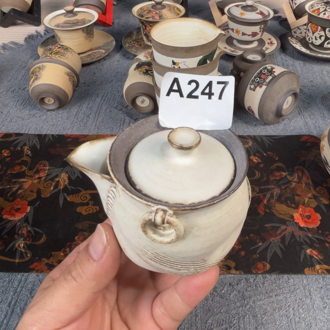 陶八工粉引手工宝瓶
