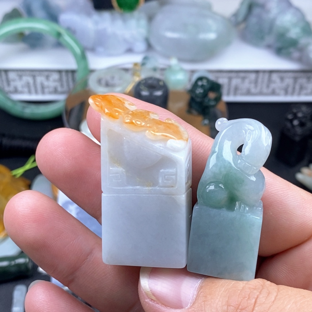 麦***长翡翠未镶嵌吊坠(不含链)