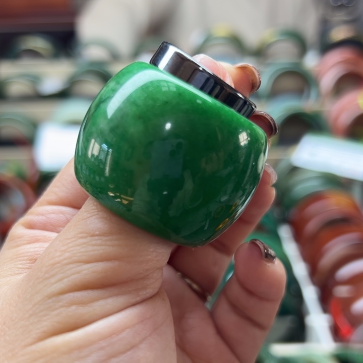 石英质玉未镶嵌戒指