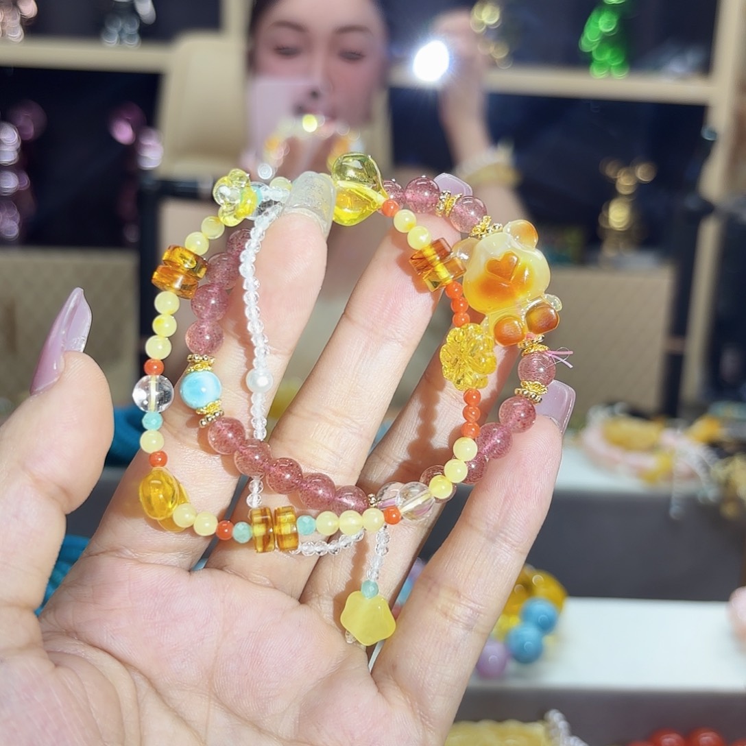 琥珀未镶嵌颈饰琥珀