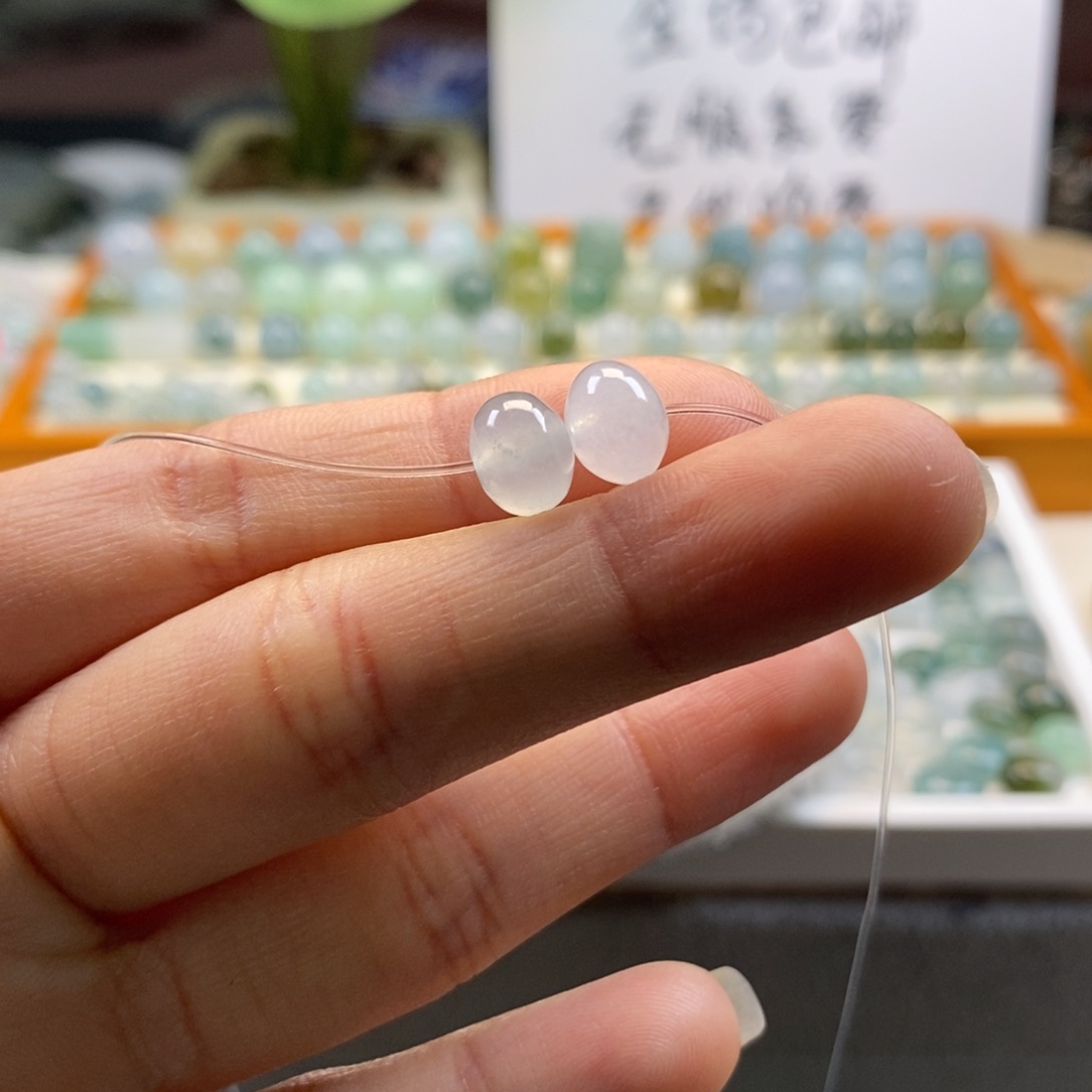 翡翠散珠云**?天然翡翠一对