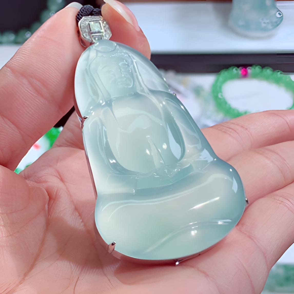 收藏级缅甸翡翠A货观音高冰天空蓝意境素衣观音吊坠18K金镶嵌