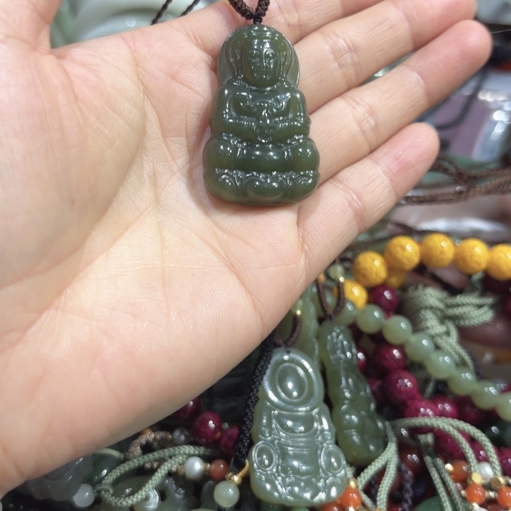 和田玉（糖玉）未镶嵌颈饰