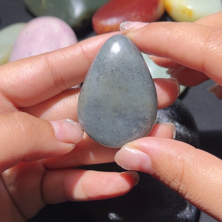 和田玉未镶嵌珠宝奇石