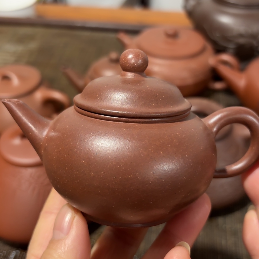 茶壶紫砂紫砂花茶和白莲花都在此