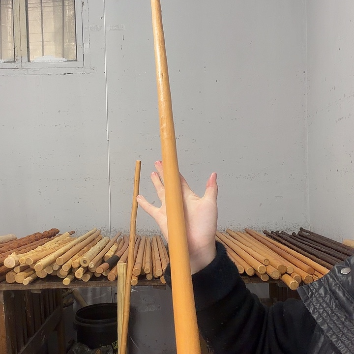 恒***一秦岭石山红荀子鞭杆