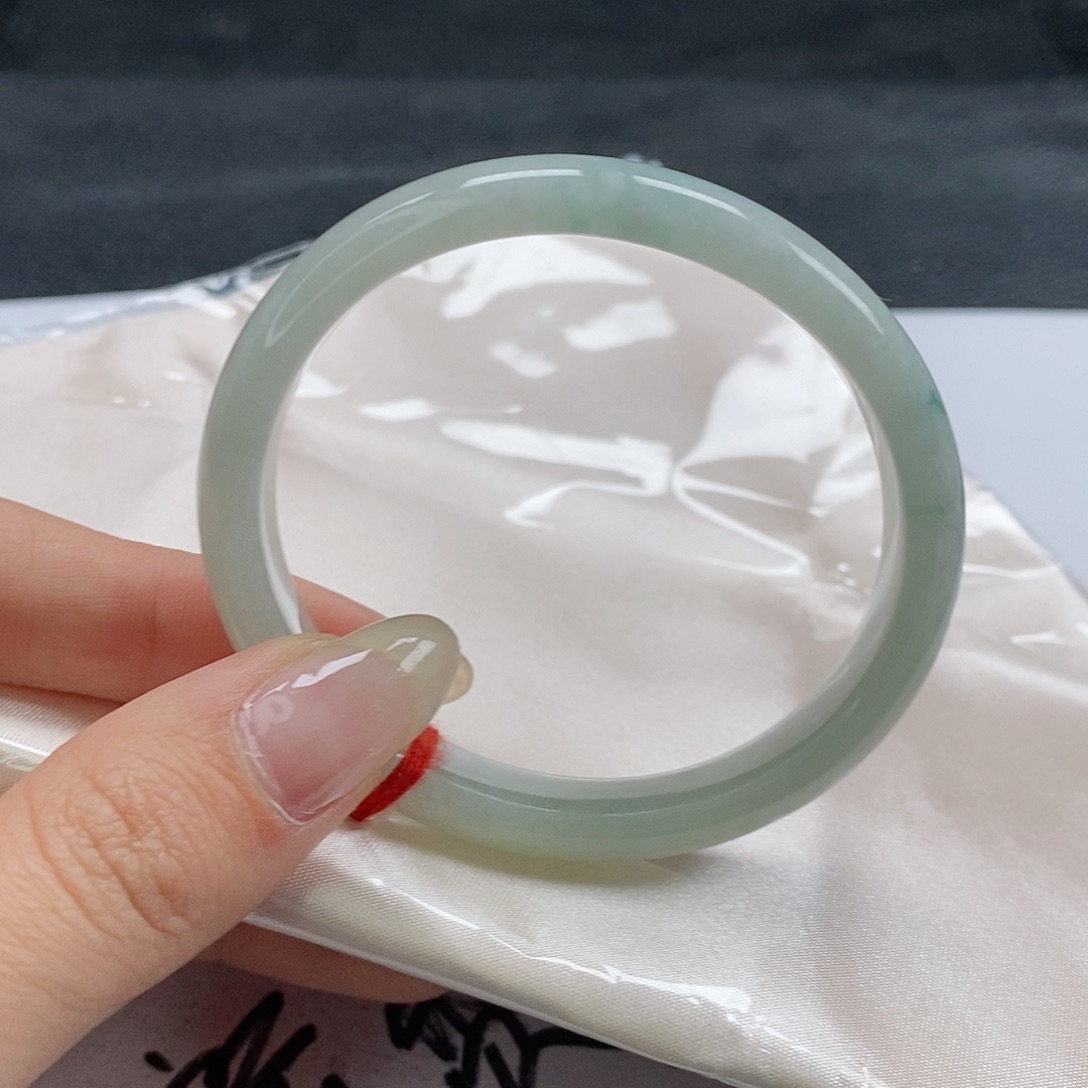 【闪购商品】翡翠未镶嵌手镯（贵妃镯）215号