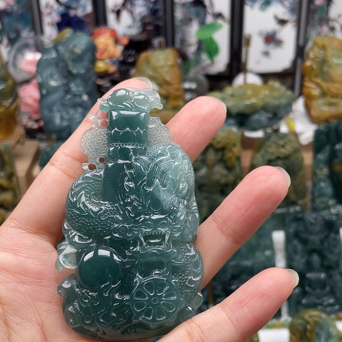 颈饰未镶嵌翡翠天然翡翠a货龙