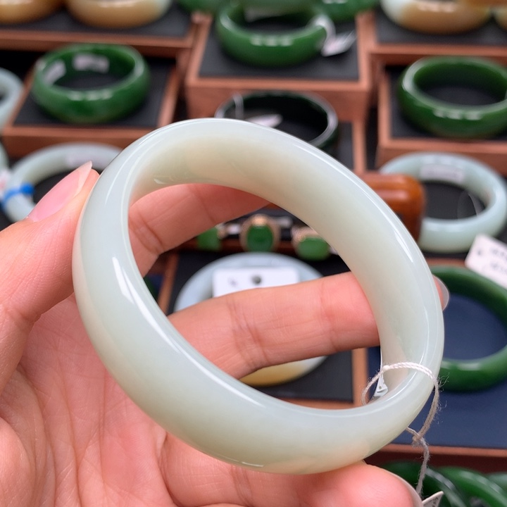 和田玉手镯未镶嵌56