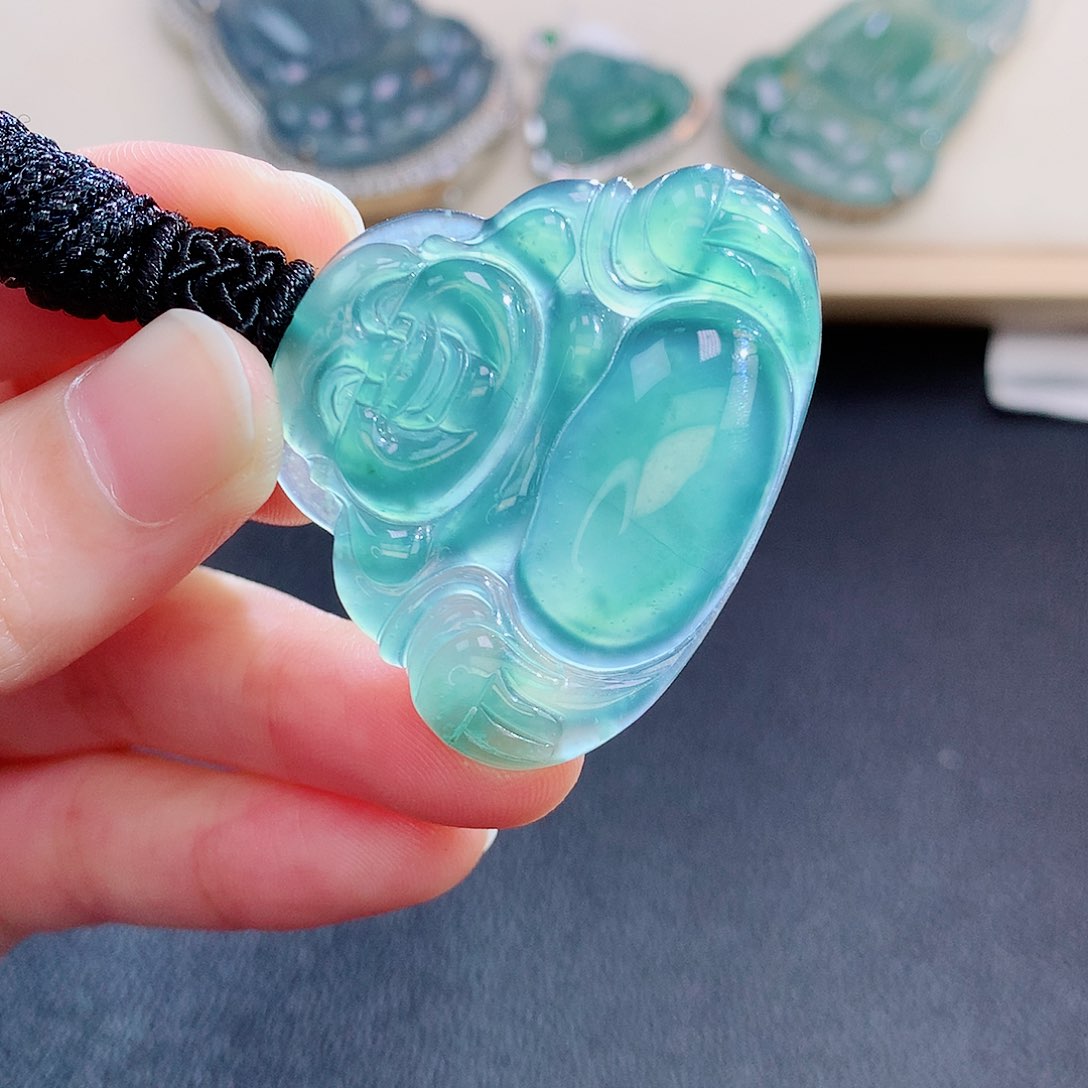 翡翠颈饰未镶嵌翡翠