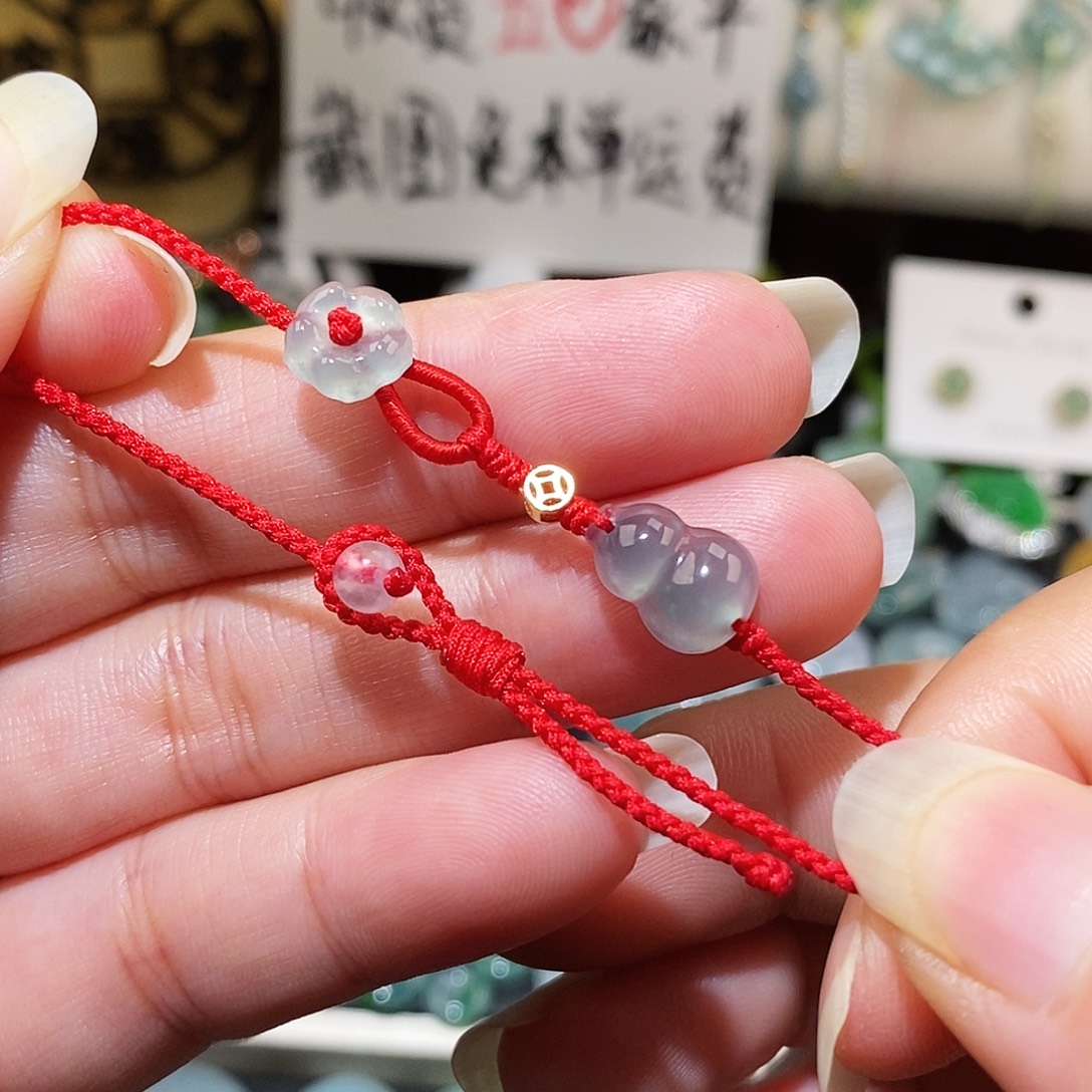 翡翠未镶嵌颈饰葫芦