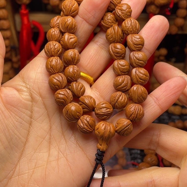 木质类龙纹桃枭挂件