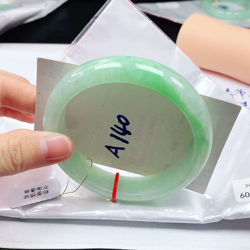 【闪购商品】翡翠手镯未镶嵌天然缅甸a货手镯60+